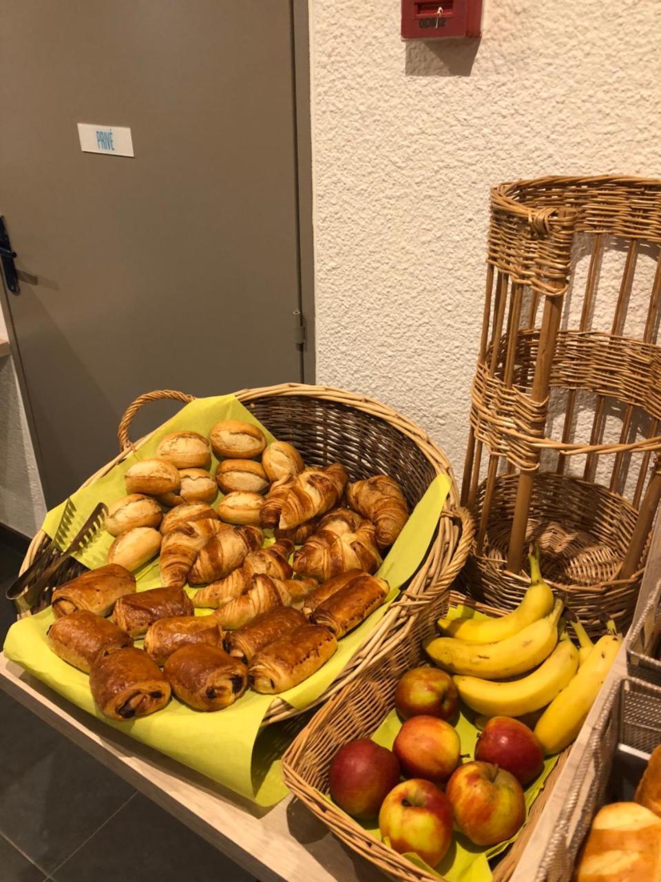 Hotel Du Stade Ex Kyriad Direct Lille Est Stade Pierre Mauroy Villeneuve-d'Ascq Ngoại thất bức ảnh